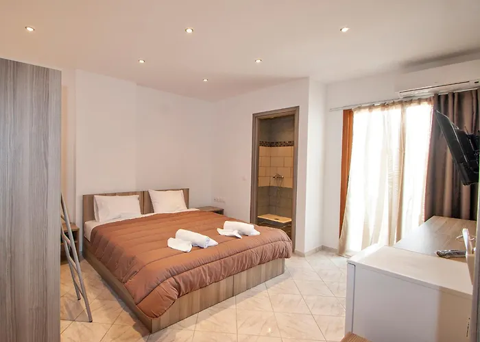 Pineapple * Skiathos by