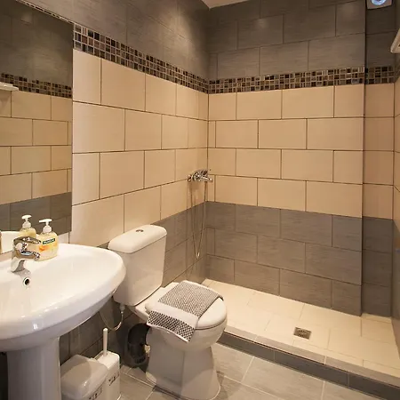 Pineapple Скиатос